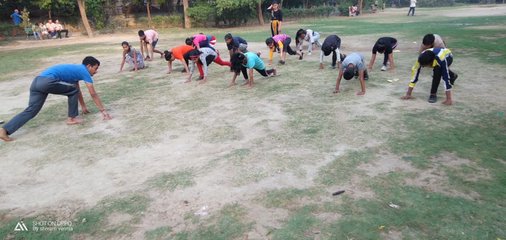 MYBEastDelhi's tweet photo. #AzadiKaAmritMahotsav
@NYKEASTDELHI द्वारा चंद्रशेखर आजाद यूथ क्लब के सदस्य ने न्यू अशोक नगर स्थित पार्क में योगा किया
@ianuragthakur @NisithPramanik @GautamGambhir @YASMinistry @Nyksindia @moayush #yoga4life #youthforyoga #IDY2022 https://t.co/A4xlfWcfv8