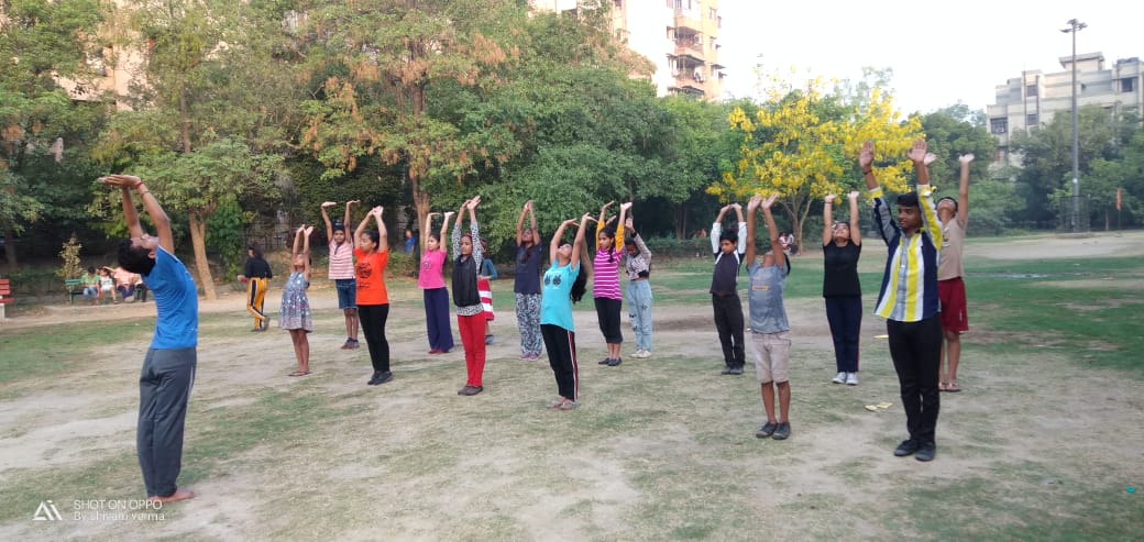 MYBEastDelhi's tweet photo. #AzadiKaAmritMahotsav
@NYKEASTDELHI द्वारा चंद्रशेखर आजाद यूथ क्लब के सदस्य ने न्यू अशोक नगर स्थित पार्क में योगा किया
@ianuragthakur @NisithPramanik @GautamGambhir @YASMinistry @Nyksindia @moayush #yoga4life #youthforyoga #IDY2022 https://t.co/A4xlfWcfv8