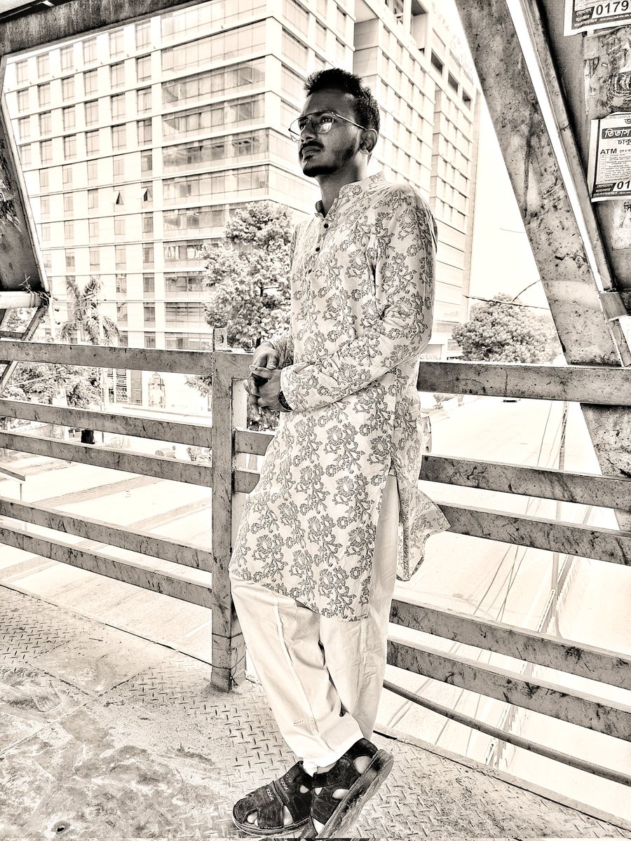 imratulhossain's tweet photo. আমায় বলে বলুক লোকে মন্দ
বিরহে তার প্রাণ বাঁচে না। https://t.co/Zw4mh1Hsdi