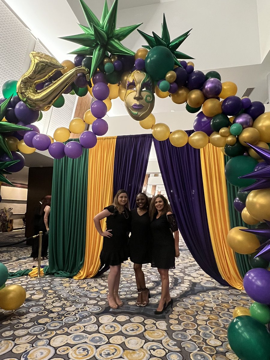 elipadi67's tweet photo. Celebrating @MorenoMustangs teachers of the year @msmartinez2019 @MsSwanigan #HISDTOY Congratulations ❤️ https://t.co/VjQK7i6n9L