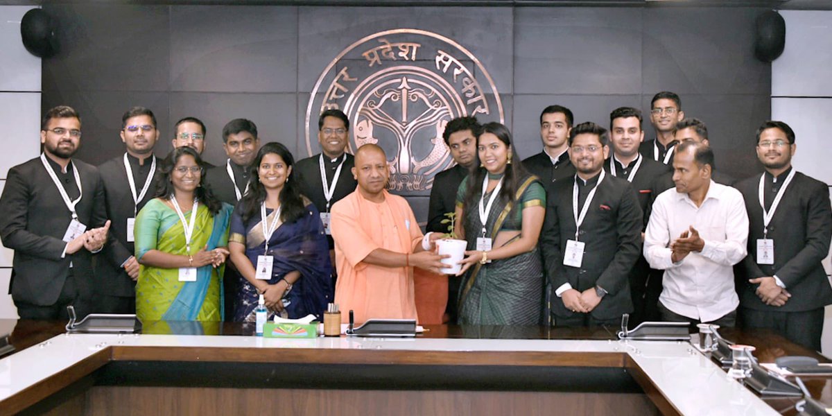 Call on honourable Chief Minister sir🙏

<a href="/CMOfficeUP/">CM Office, GoUP</a> 
#honoured #motivated #jointmagistrate