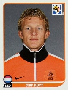 CopaLendas's tweet photo. Dirk Kuyt, Holanda 🇳🇱.
Copa do Mundo de 2010, África do Sul.
Vice campeão.
1 gol, 7 jogos.
#kuyt #nederland #worldcup2010 #copa2010 #fifa #legende #mrduracell #uurwerkoranje #nederlandsecarrousel #oranje #knvb #soccercity #ned #panini #qatar2022 https://t.co/T80XjDbNum