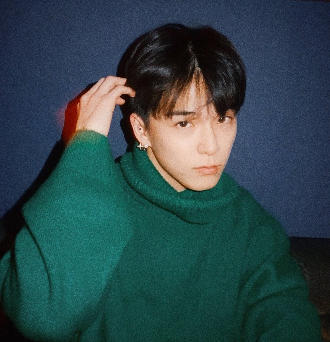 asahifiIes's tweet photo. asahi as your introvert classmate who loves photography and noodles. #ASAHI https://t.co/h6eAqaJPcI