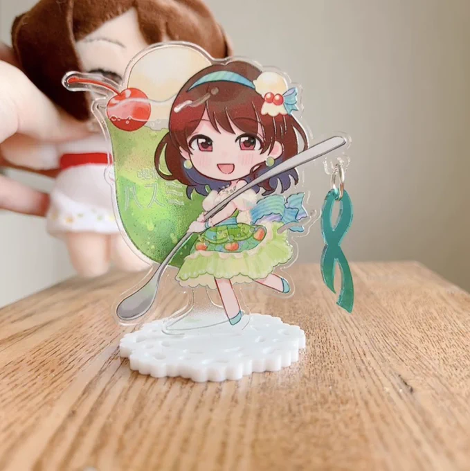 蓮実のクリームソーダアクスタ🍈
クリームソーダの部分は後ろから透けます♪
レースのコースター風台座も可愛い!

レコードキーホルダーが届いたら一緒にBOOTHに出します! 