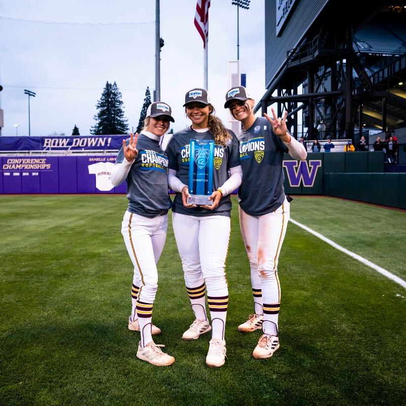 ASUSoftball's tweet photo. We won our program record 1️⃣9️⃣th conference game in epic fashion 😎

@ASUSoftball explodes for 5️⃣ runs in the seventh to clinch a share of the 2022 Pac-12 Championship 🔱

FULL RECAP 👇