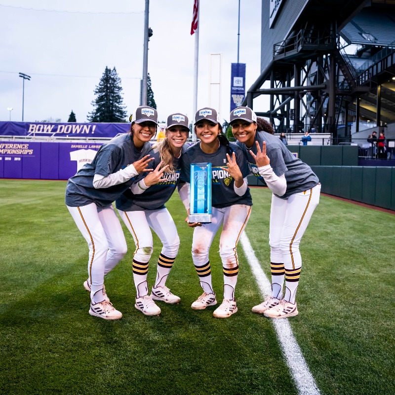 ASUSoftball's tweet photo. We won our program record 1️⃣9️⃣th conference game in epic fashion 😎

@ASUSoftball explodes for 5️⃣ runs in the seventh to clinch a share of the 2022 Pac-12 Championship 🔱

FULL RECAP 👇