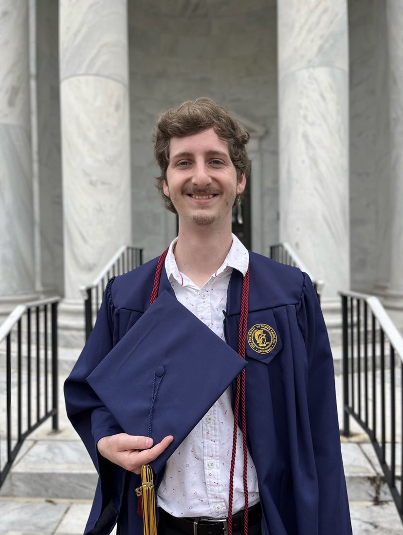 PatrickGallag_'s tweet photo. Thrilled to have graduated from UNCG with a BS in Biology! Huge thanks to Lexi, Kasie, and everyone else in the Raymann lab for all of the support.  Very excited to see what the future holds https://t.co/P7ilWA9zSv