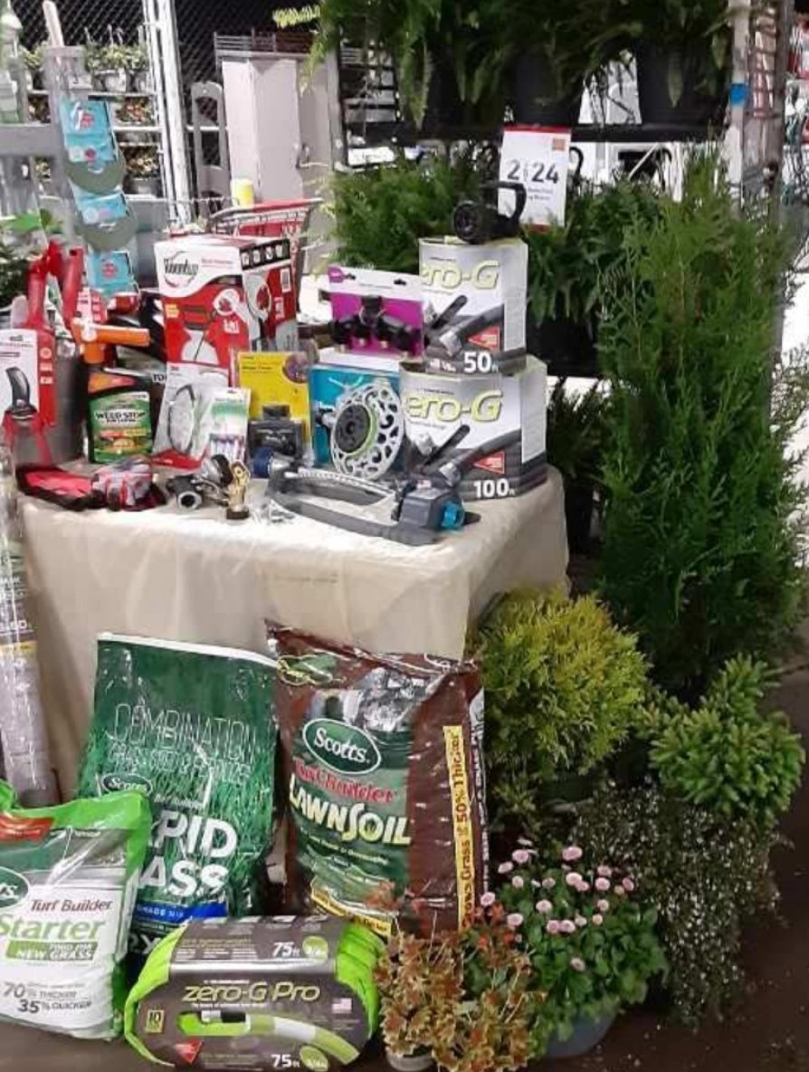 Tracey78696997's tweet photo. #1566 Ready for the Garden center tour.
@CongerJared @JBBailey9 @BenitoKomadina @BlueBoxR1 https://t.co/wlX6dUCfL0