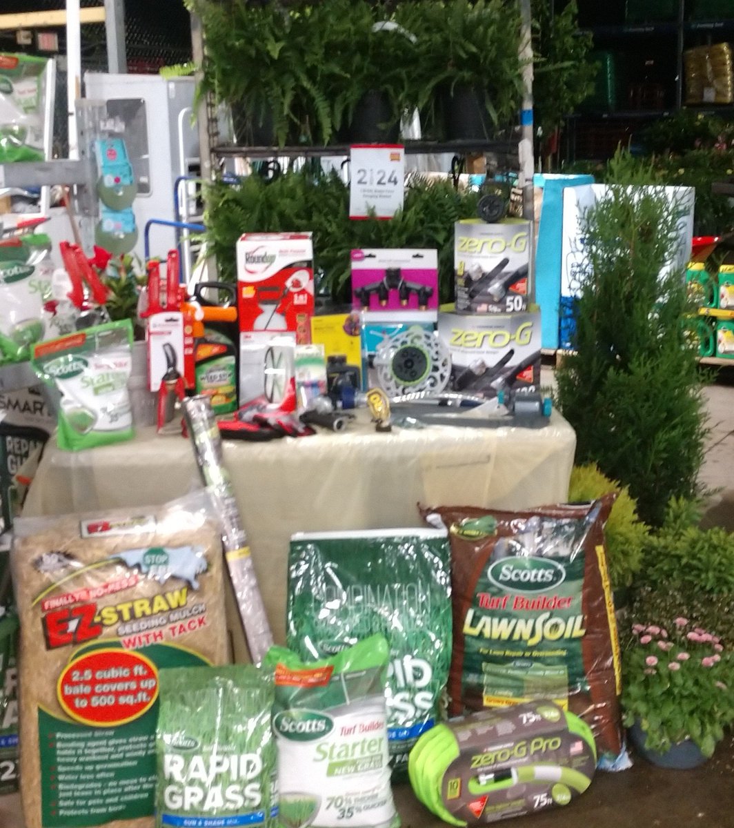 Tracey78696997's tweet photo. #1566 Ready for the Garden center tour.
@CongerJared @JBBailey9 @BenitoKomadina @BlueBoxR1 https://t.co/wlX6dUCfL0
