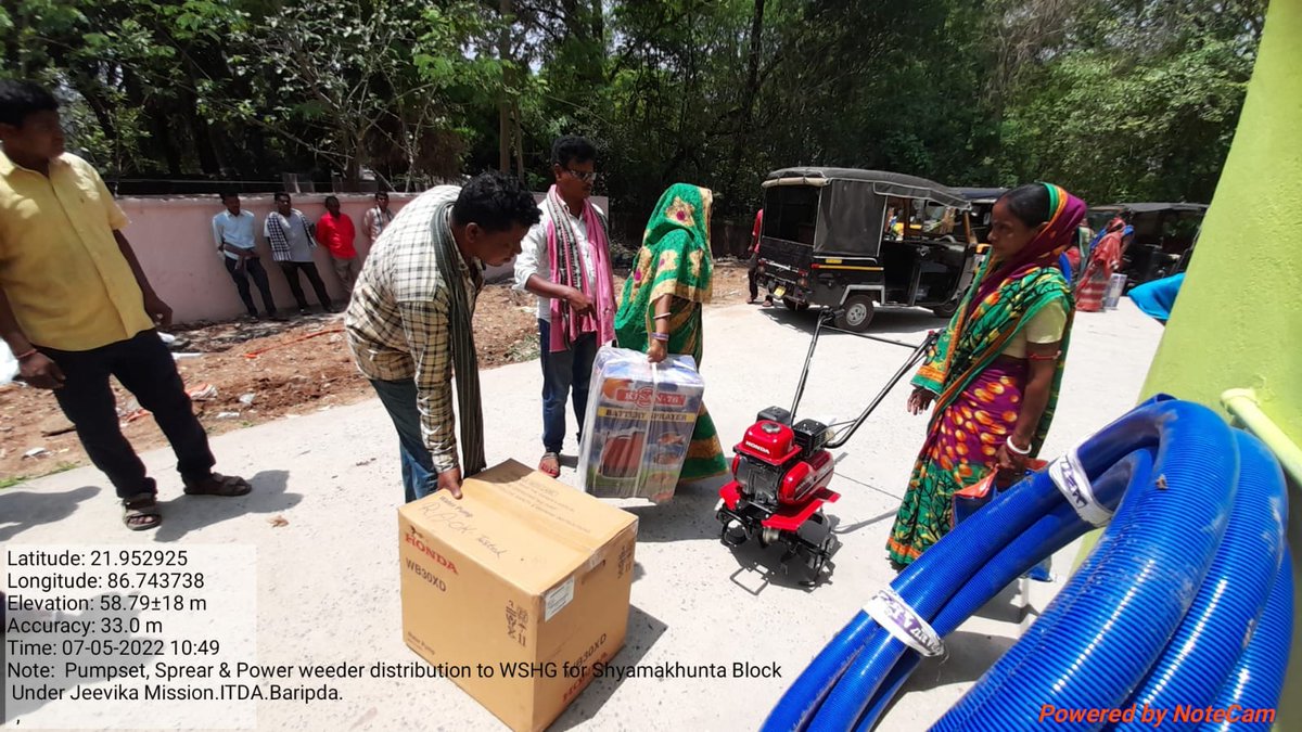 scstdevdept's tweet photo. ITDA #Baripada distributed 3HP #Honda #Pumpsets, #Power #Weeders and #Pesticide #Sprayers to 41 #SHGs of 10 blocks under Mission #Jeevika for increased irrigation potential and enhancement of cropping area.

@CMO_Odisha @SecyChief @IPR_Odisha @MoSarkar5T @stscdev @saraka_fan https://t.co/vKA7lE71Di