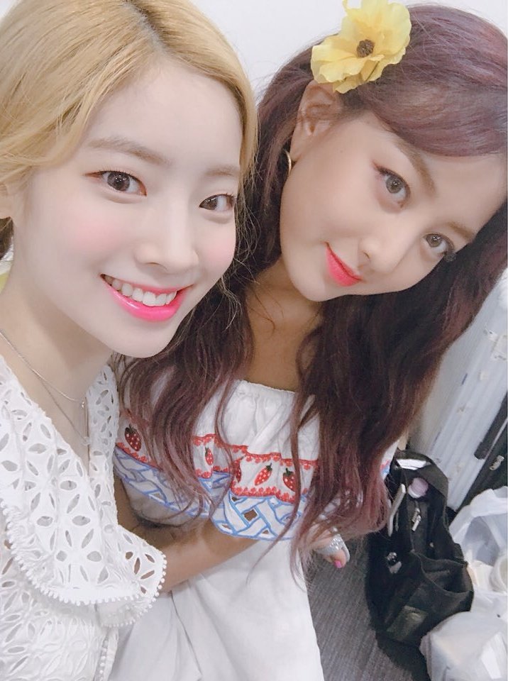 canecolas's tweet photo. Dos monitas are #𝚒𝚗𝚝𝚘魔法𝑤𝑜𝑟𝑙𝑑 ♡🧸 y de aquí no nos vamos aunque cierta miss nos jale de las orejas que si se trata de echar porritas con las manitas aquí en el #𝐃EUX𝐅𝗘́ES𝔻𝔹 &amp; here we are ready 2 sing #ℒ𝑜𝘃𝗲𝒴𝑜𝘂𝗿𝐬𝐞𝐥𝐟w𝐃2F!

𝕔ho𝕔o-𝚋ingus ✩ #𝑚ini 🦭 https://t.co/UkgvQkwGci