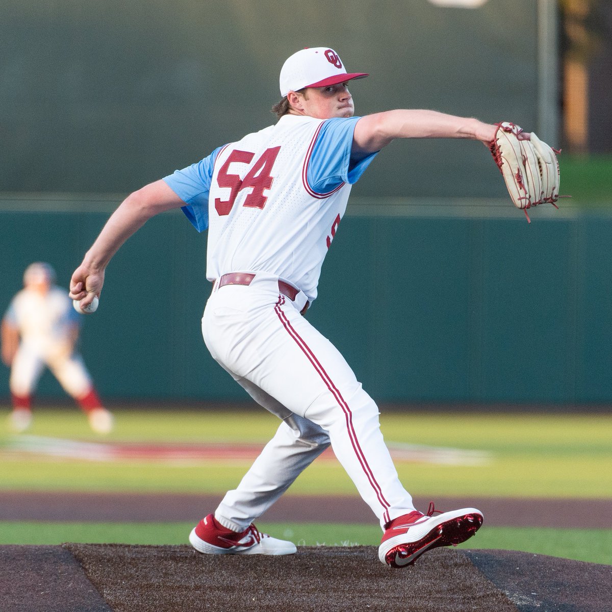 OU_Baseball's tweet photo. Great night celebrating #GoMitchGo and a 𝘃𝗶𝗰𝘁𝗼𝗿𝘆 last night. See you at the yard this afternoon!

📸 https://t.co/wBnjVZmJ2L
📝 https://t.co/uxt6dPe6bO

#Sooners | #COMPETE https://t.co/cbPdxc6LcQ