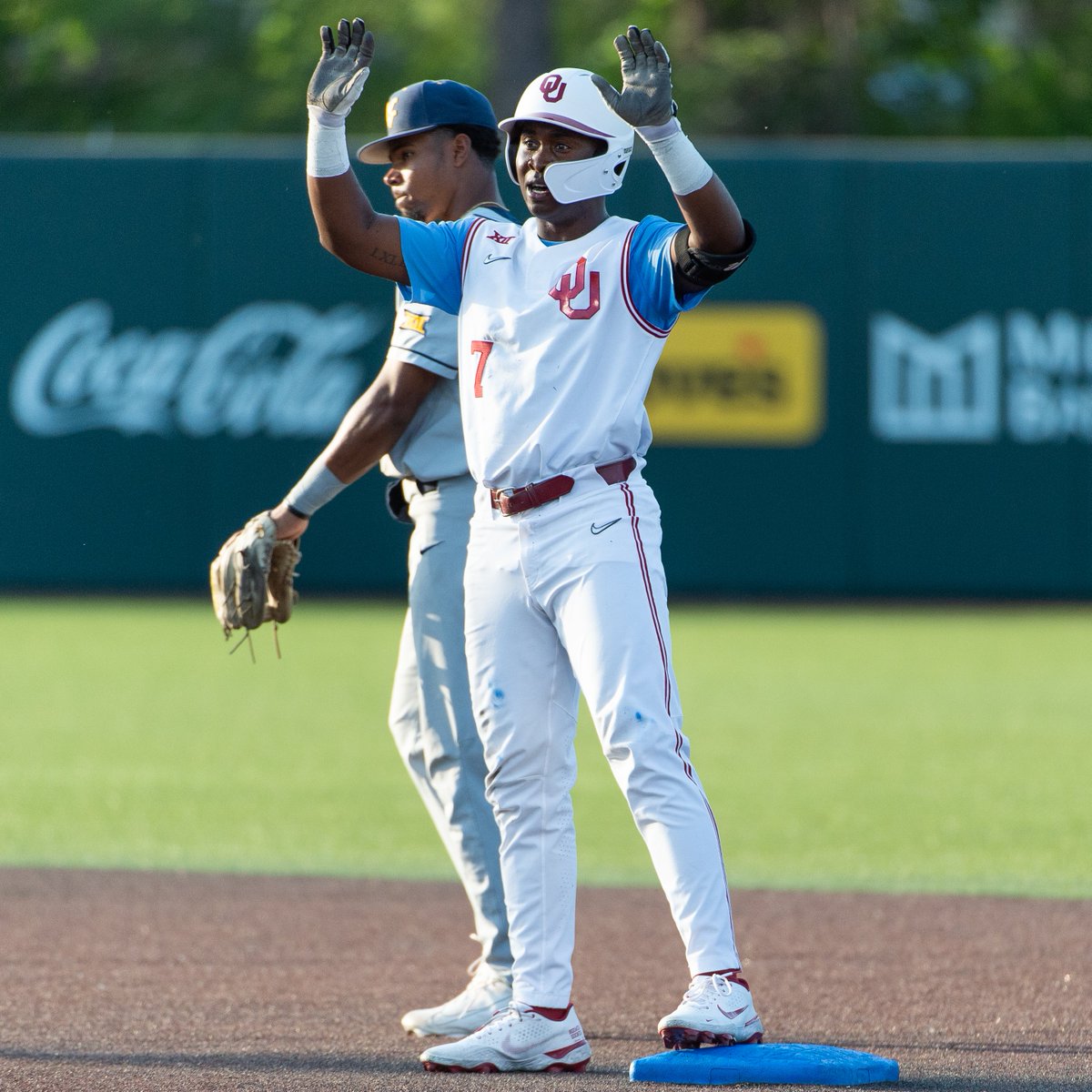 OU_Baseball's tweet photo. #Sooners x #GoMitchGo

#KeepFighting https://t.co/uw3wH3uv0T