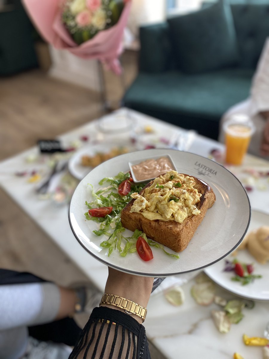 ha1988s0's tweet photo. صباح الخير 💙.
@Lastoriacafe 
جربتوا فطور لاستوريا مكة 😍👏. https://t.co/c9EA2eRepp