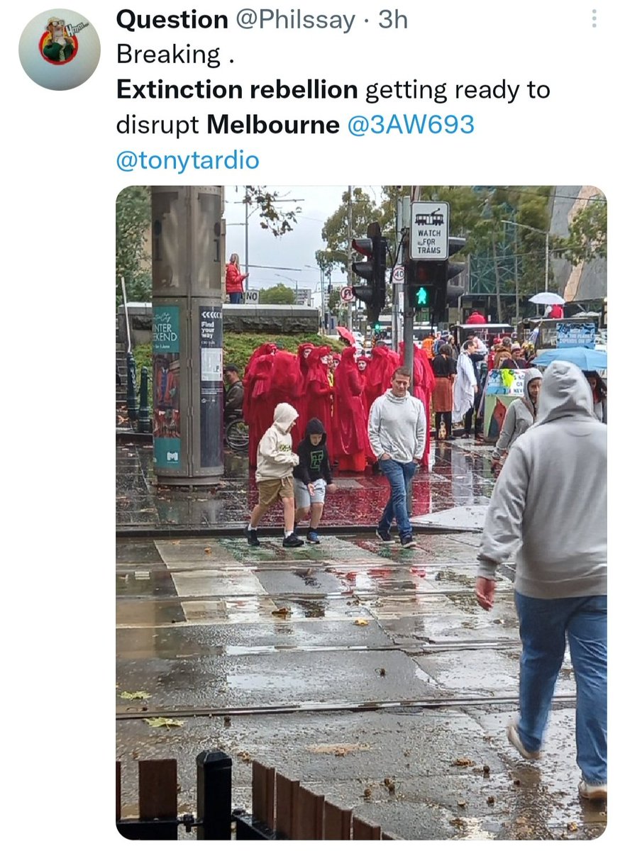 TheWild_Shrew's tweet photo. @DerGenetiker Yikes *face palm...those yellow shirts are especially terrifying #UnitedAustraliaParty #freedomprotest
In contrast.... @ExtinctionR protests happening in #Melbourne today! 🌳🌿🌱🌏 #auspol
@Greens #ExtinctionRebellion
#ClimateCrisis #ClimateEmergency https://t.co/Pwvz6OJMYe