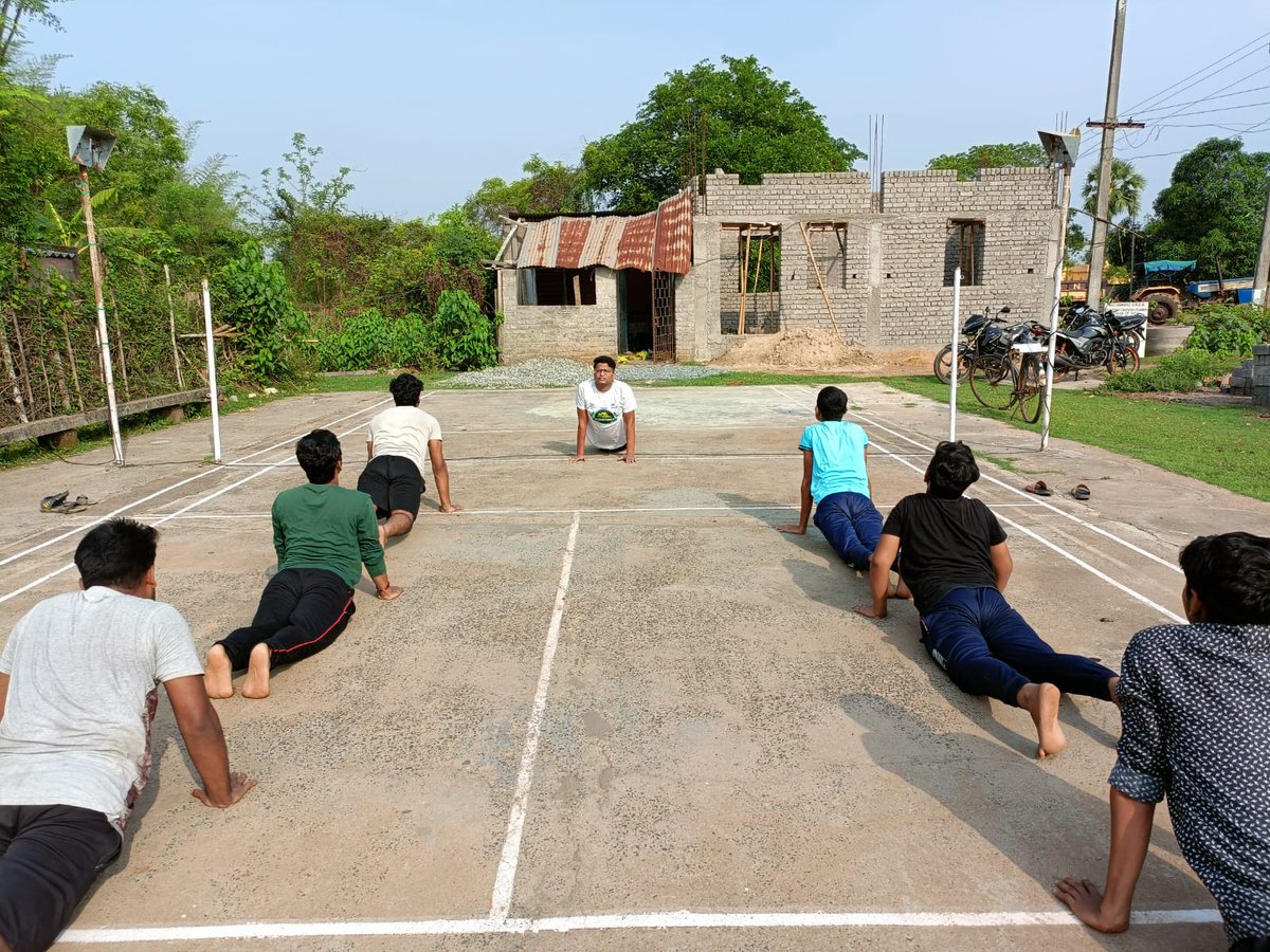 myb_Mayurbhanj's tweet photo. Yoga Mahotsav activities at Betnoti block of Mayurbhanj District
#nyks4yoga #idy2022
@nyksindia @YASMinistry @ianuragthakur @moayush @Supritisameer18 @LenkaSairanjan https://t.co/ibhdYk9LJJ