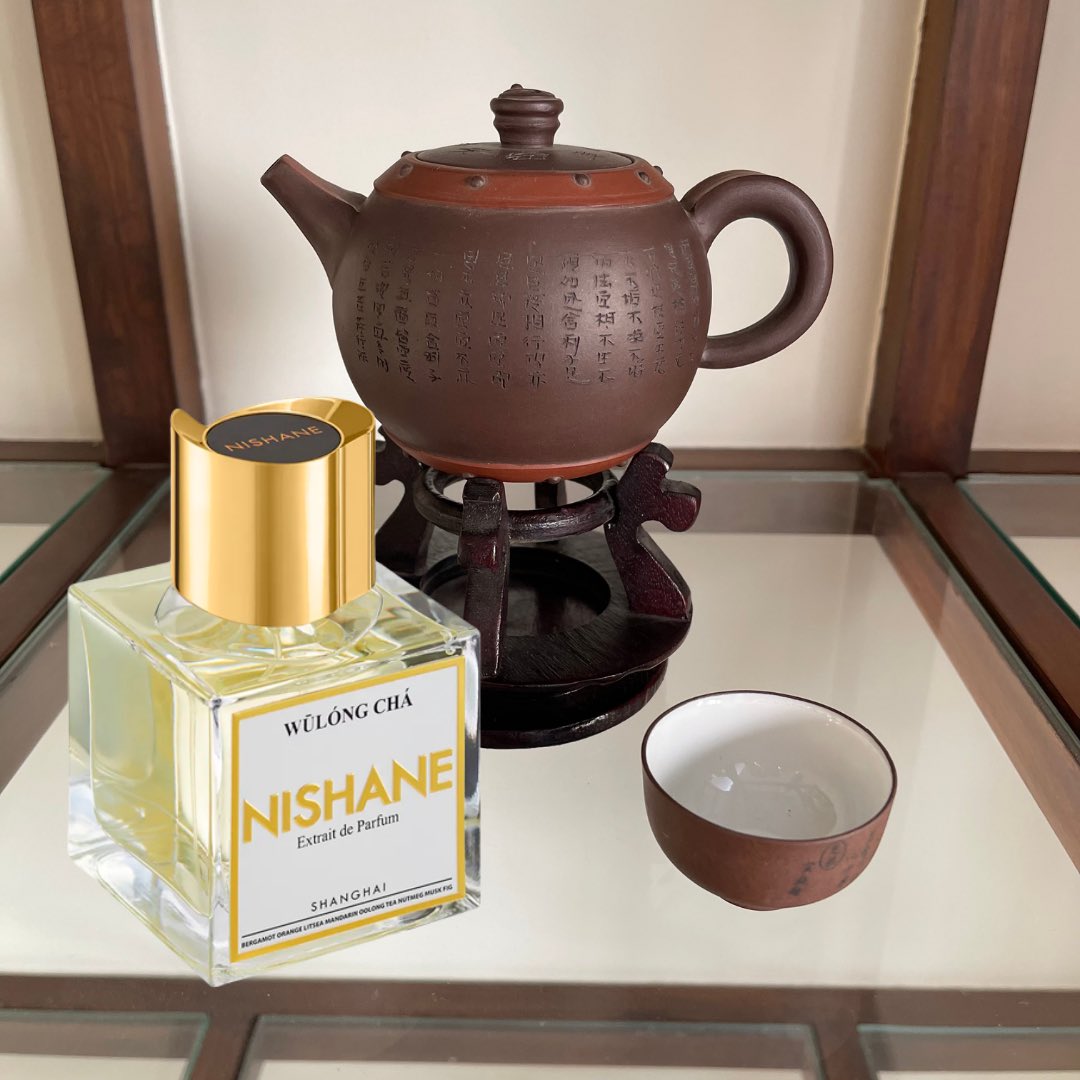 ParfumerieNasrn's tweet image. Enjoy the mesmerising Oolong Cha this summer with WŪLÓNG CHÁ by @nishane

#wulongcha #nishane #parfumerienasreen #scentsationaljourney