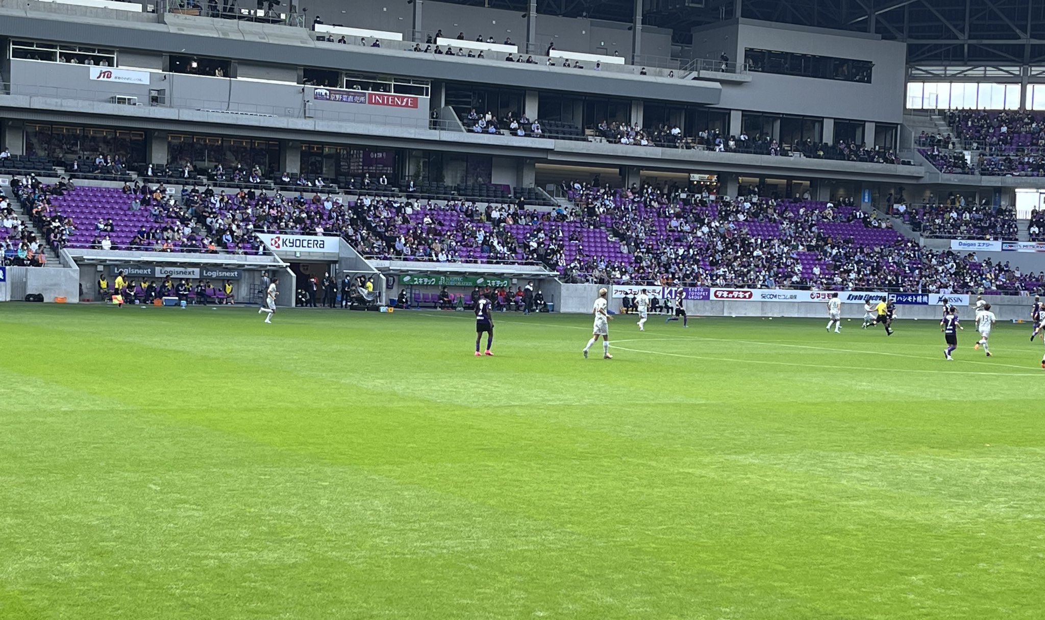 Hiyoco 紫熊 今日は 清水サポの旦那さんとサンガスタジアムへ 三列目なのもあると思うけど サッカー専用スタジアムヤバい めちゃくちゃ見やすい 広島の新スタも楽しみだあ ｊリーグ サッカー専用スタジアム T Co 70yncahfhm Twitter