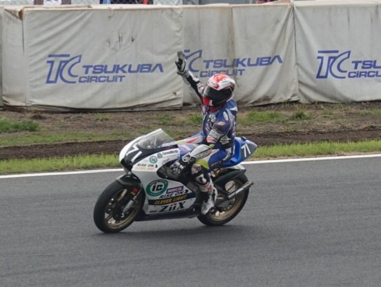 karokarotaro's tweet image. ゼッケン71番八木選手、ポールポジションから見事優勝！おめでとうございます🏆️

#ZERO4 #TOT #TASTEOFTSUKUBA