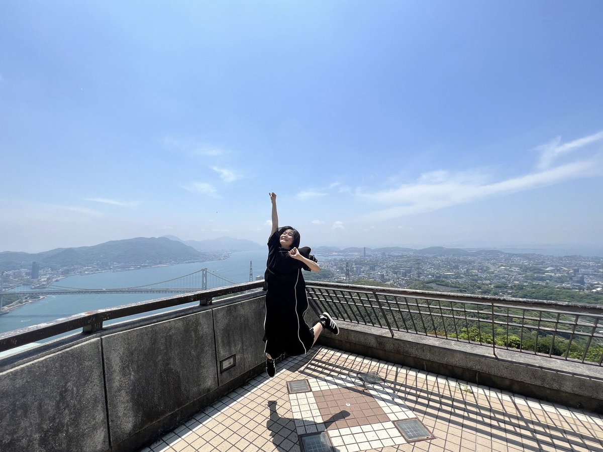 yoshizawakayoko's tweet photo. 今日でデビュー8周年を迎えました。
私を見つけてくれてありがとう。これからも心ここに歌います。 https://t.co/eGDwf0ZwsI
