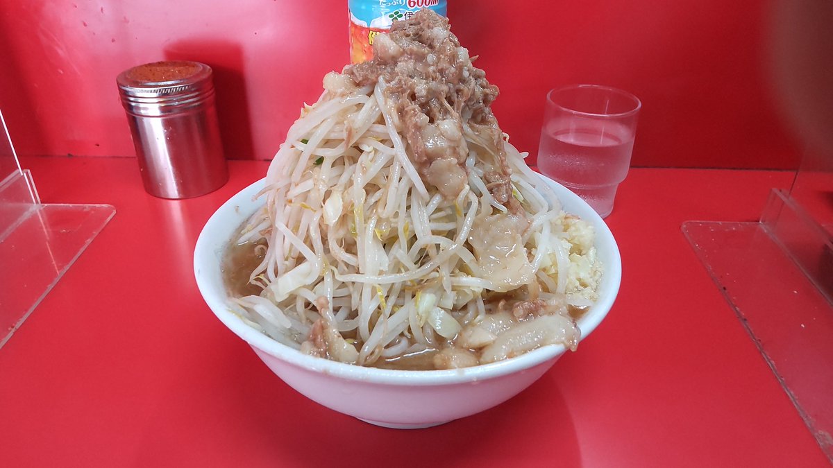 fatcat_wireless's tweet photo. 久しぶりに松戸二郎
#麺半分 #ゼンブ #ヤサイサラダ #実質カロリーゼロ #JBCIRCLE #二郎 #松戸二郎 https://t.co/kcmD9gfbEw