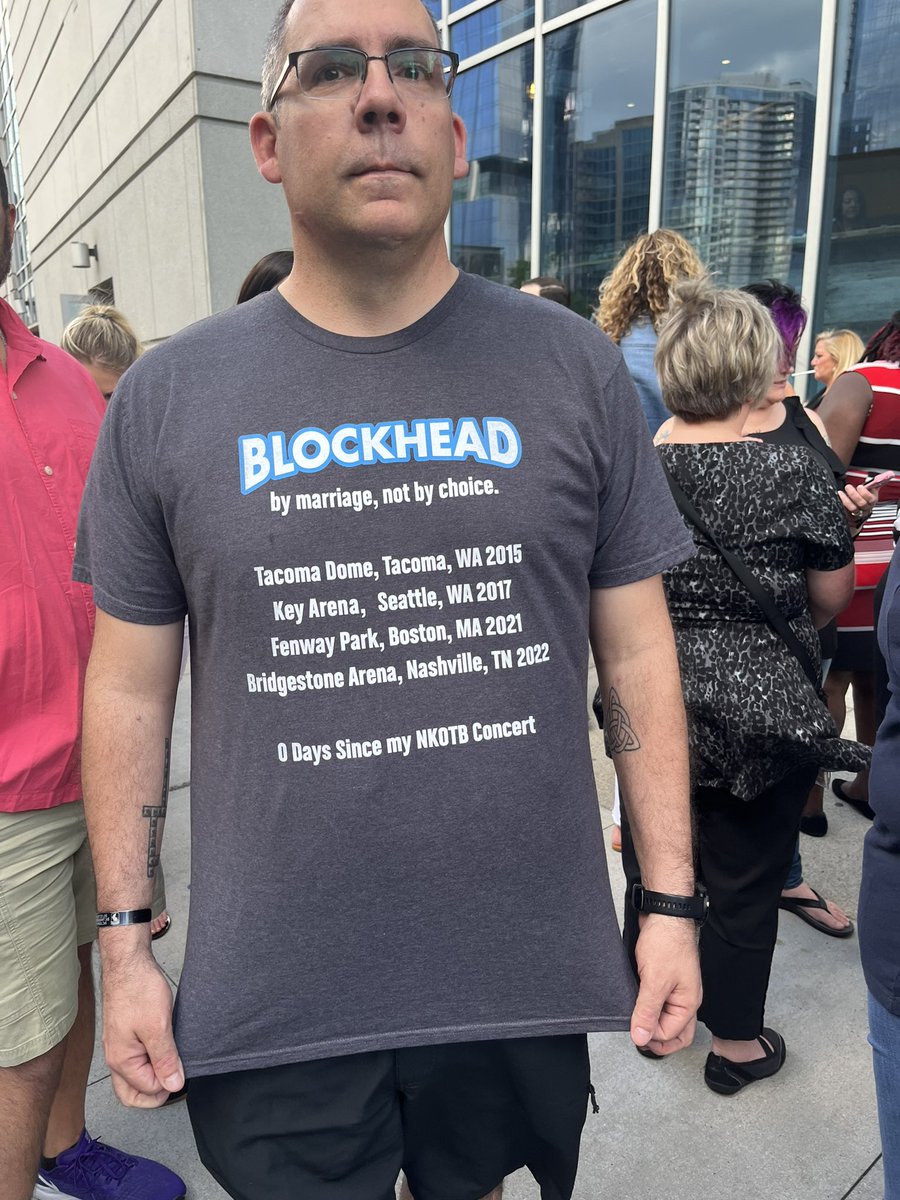 DoofusDavis's tweet photo. Fun night at Bridgestone Arena #MixtapeTour2022 #NKOTB #Nashville https://t.co/Y6BIDWR7rV