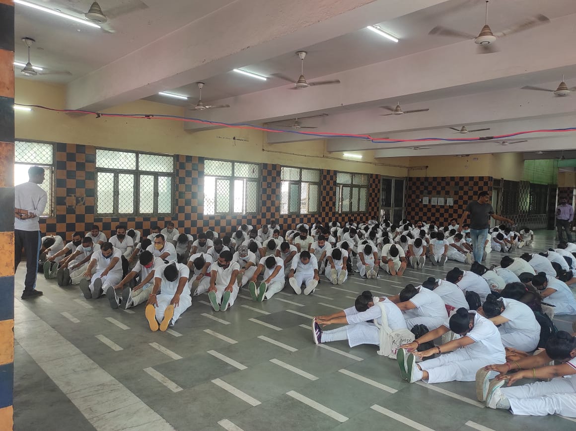 MYBEastDelhi's tweet photo. #AzadiKaAmritMahotsav
@NYKEASTDELHI organised Yoga by Civil defence team
@ianuragthakur @NisithPramanik @GautamGambhir @YASMinistry @Nyksindia @moayush #yoga4life #youthforyoga #IDY2022 https://t.co/r6b7UCXdq0