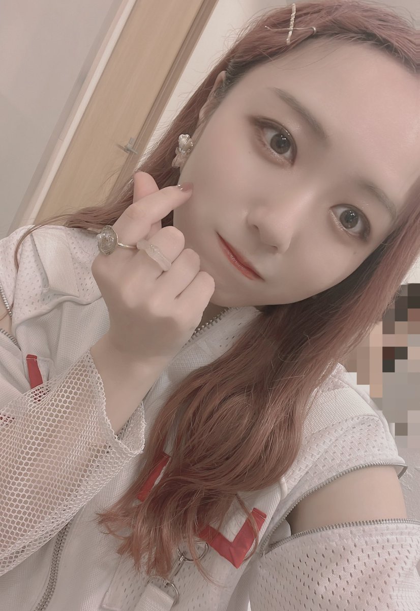 xinxin_kazune's tweet photo. 東京1日目 Tribu pre. FUNありがとうでした🌞たくさんの人に見てもらえて嬉しかった 配信組もありがとう！

明日は渋谷でワンマン前ラストの東京酔音祭！昼夜がんばる https://t.co/LjVeAayEPF