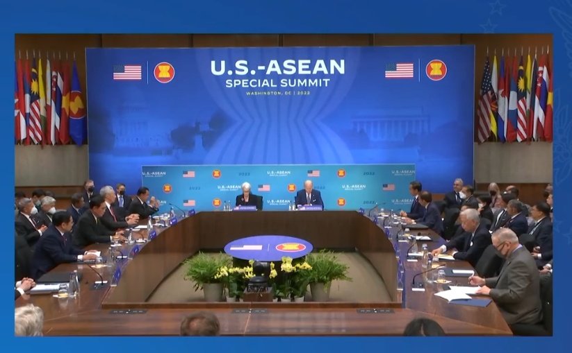 MayWongST's tweet photo. .@ASEAN-#US summit concludes with joint statement that #Myanmar crisis remains a concern. Leaders to "redouble our collective efforts towards a peaceful solution in 
Myanmar that also reflects a continued commitment to human rights &amp; fundamental freedoms" https://t.co/sJcqZREkMj https://t.co/7gRhmcug1s
