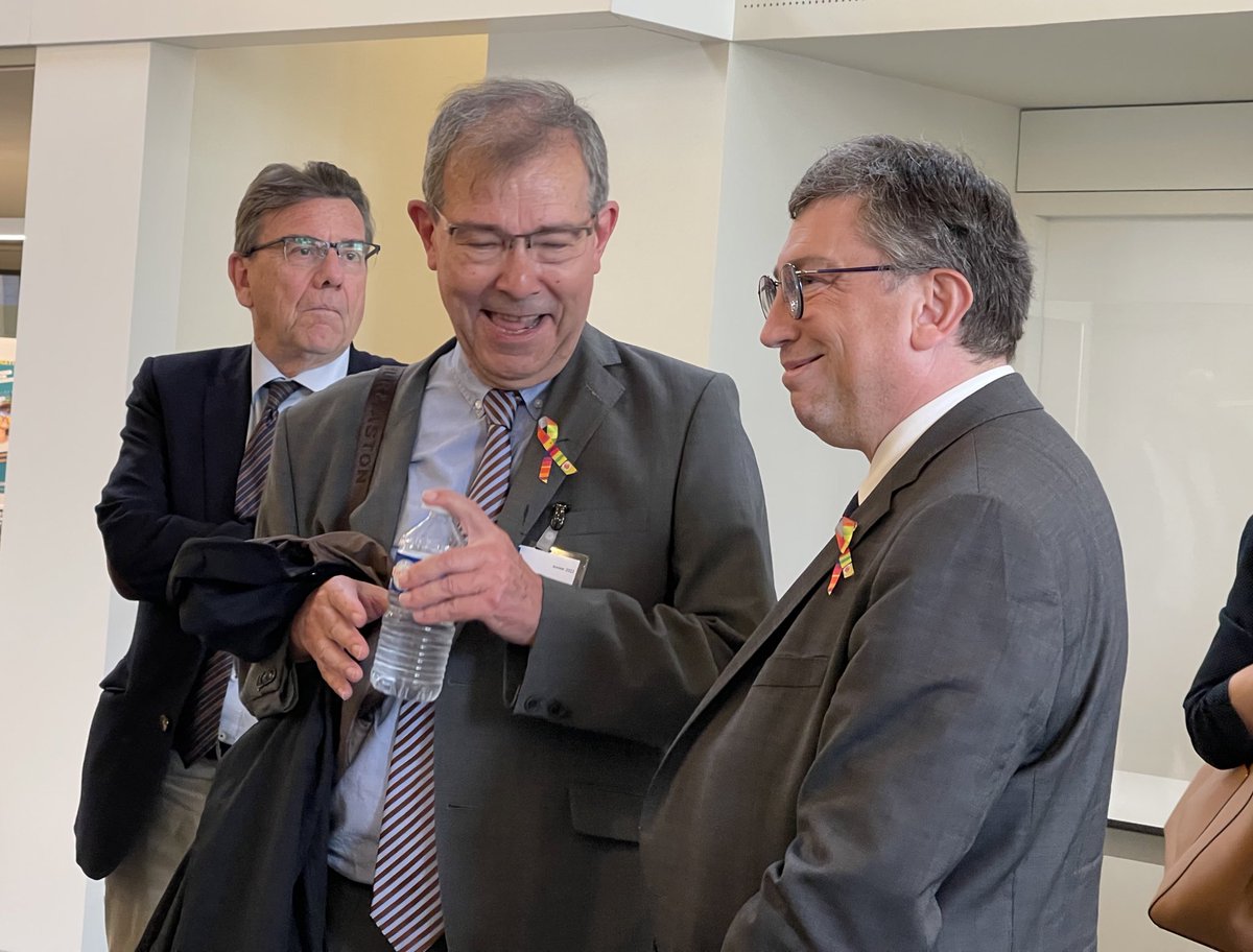 JeanMichelMIS's tweet photo. Saint-Etienne 1ère ville de France à lancer un #plancancer et une grande consultation auprès de ses habitants.
En 2021, le @gouvernementFR a mis en place pour la 1ère fois une stratégie à dix ans pour lutter contre les cancers, et réduire leur poids sur nos vies. https://t.co/J0ZrqBgECd