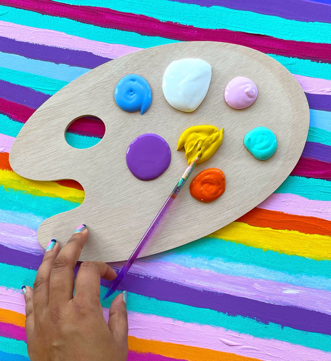 WomenTalking's tweet photo. Hello Rainbow explains the principles of colour therapy combined with a new colour theory created by the author and colour therapy expert @momtazbh
https://t.co/cJCgvlulbA
#colour #colourtherapy #colours #happiness #wellness #hellorainbow @QuartoKnows #book #reading #therapy https://t.co/7BrRqBngLa