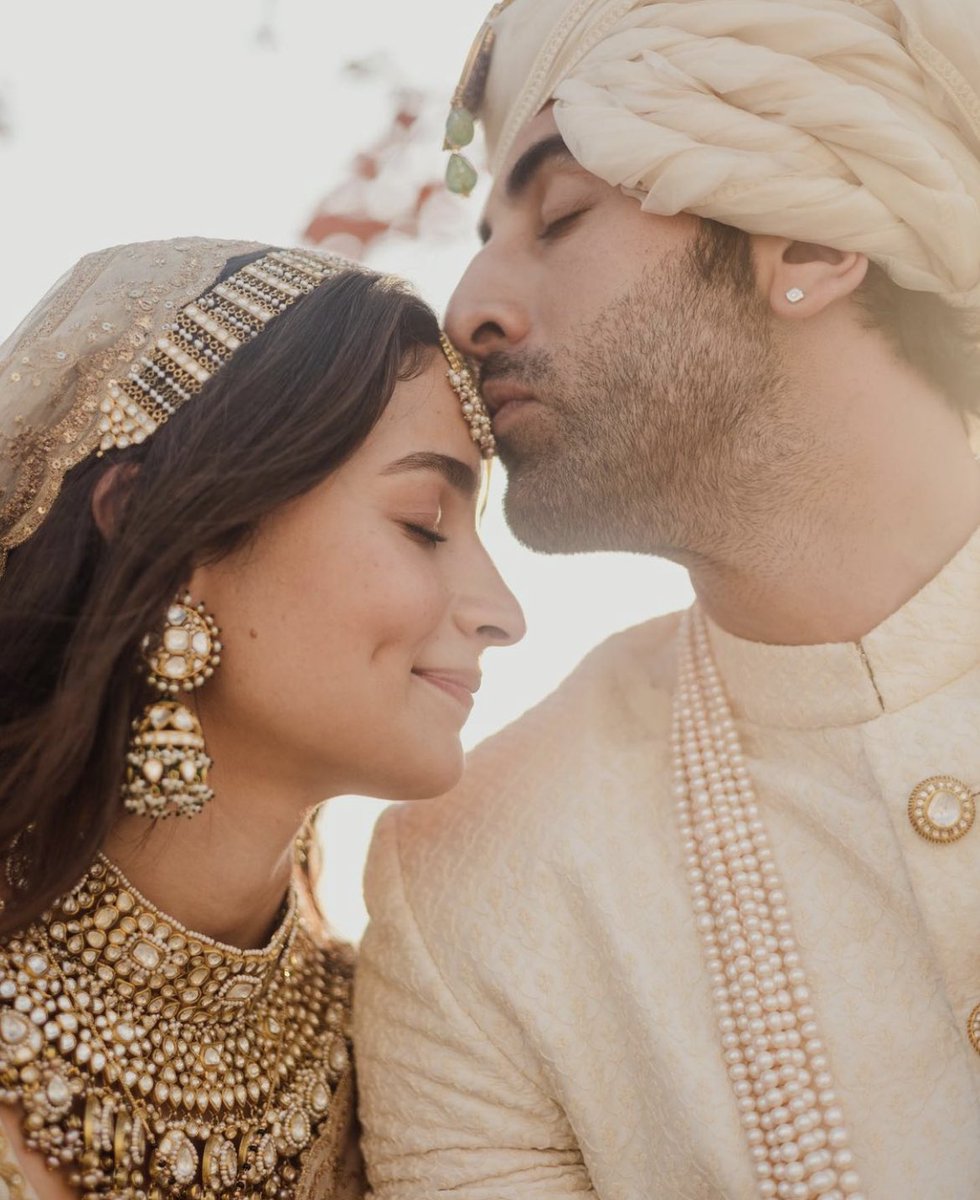 ranbirloops's tweet photo. One Month ago ❤️ https://t.co/8MsXiybGCV