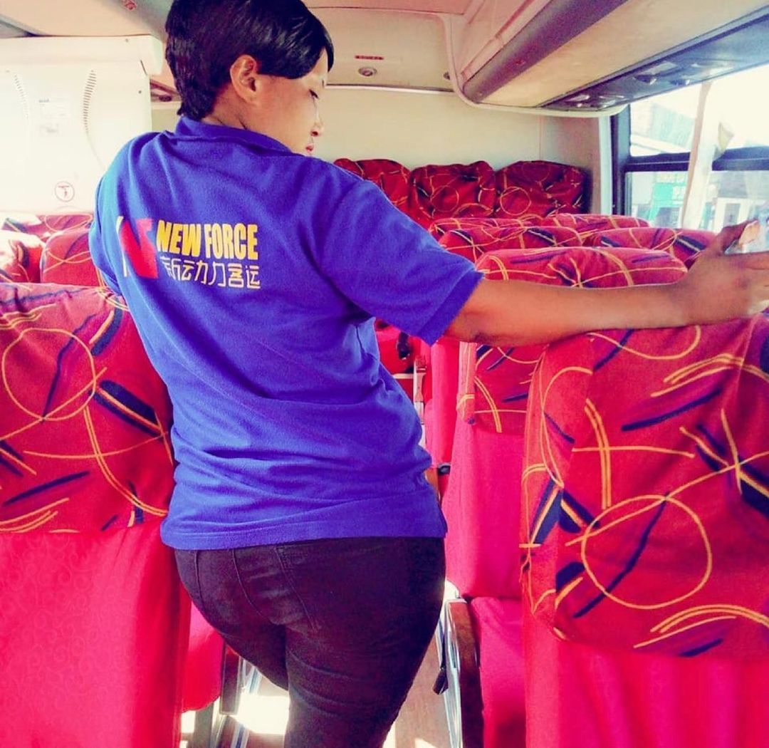BusesLive's tweet photo. Ni kwann? Asilimia ya wanawake wengi wameonekana kuwa wanaweza kufanya kazi kwenye mabasi tofauti na zaman.. Walivyokuwa wakiamninika wanaume......?? https://t.co/uzUdzbEAgf