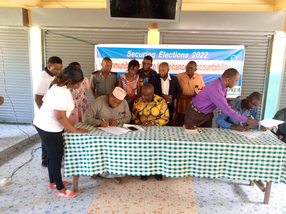 simon_dandas's tweet photo. Kilifi county youths manifesto presented and aspiring candidates signed a peace chatter to assure peace before during and after elections.
Co-ordinated by the KCCB-CJPD, NCCK AND SUPKEM under the USAID MULIKA INITIATIVE.
#justiceandpeace
#peacefulelections
#powertotheyouthpower https://t.co/5Y0XGQKAGJ