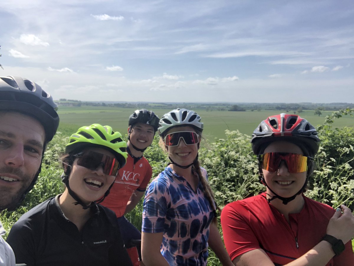 Great day cycling with the StGeorges Breast Team on Day 2 London to Liverpool. @ABSGBI @DrSarahTang #ABSCONF22 @QMedicalUK @StGeorgesTrust