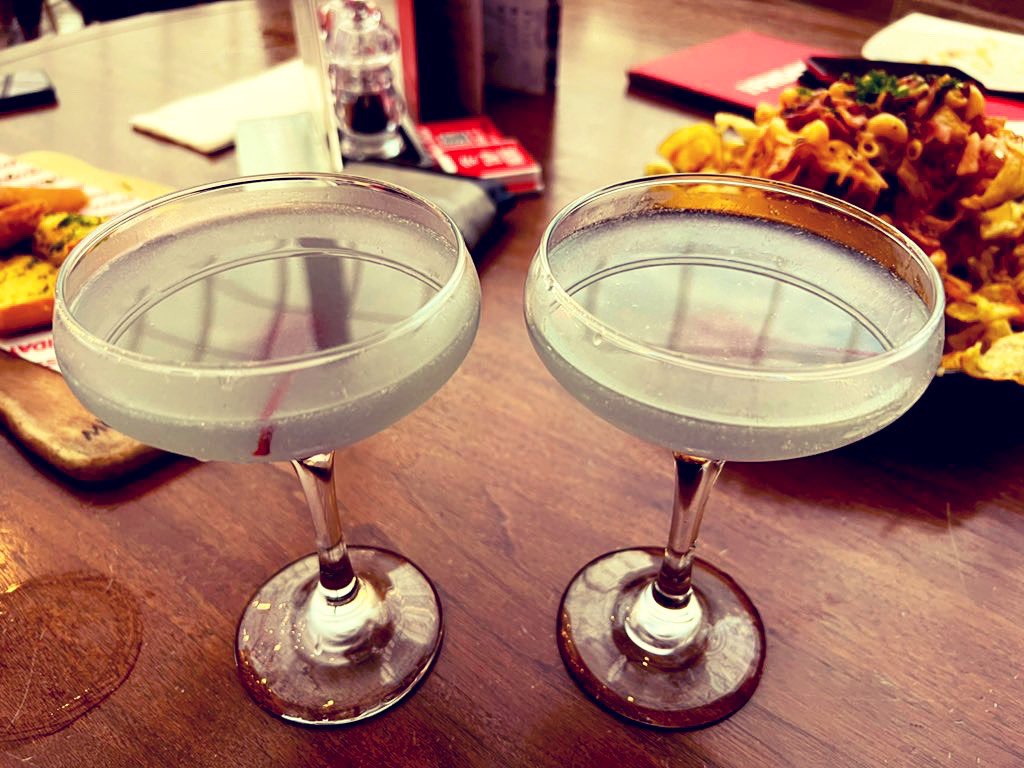 Fallen_Rose_Xo's tweet photo. My first @AviationGin cocktail with @Fleskipping and @ScottHayes15!!!!! Damn good!!! Hopefully making @VancityReynolds proud!!! You’re a honest to god genius, it’s bloody delicious!!! #loveit #aviationgin #cocktails #hellyeah https://t.co/0L4lZoYPxn