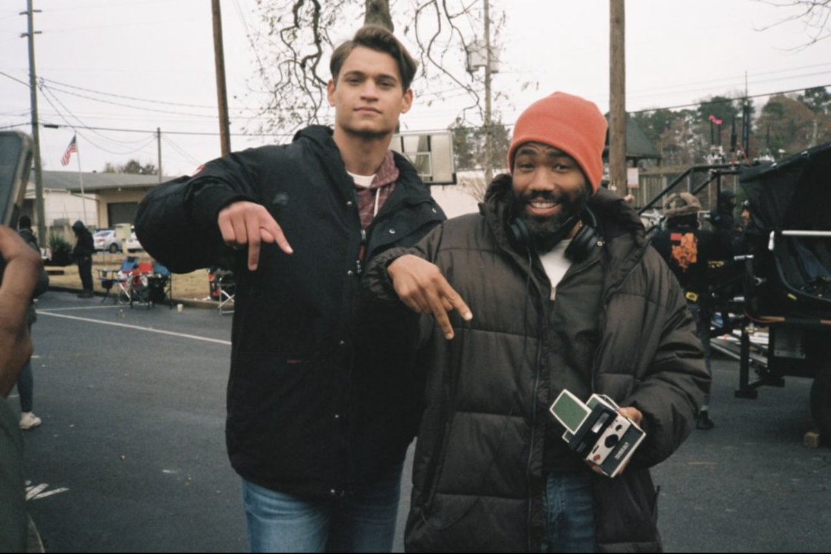 CR_an_K's tweet photo. Is this a white person? Is he a male classified as white?
#CriticalQuestion #AtlantaFX https://t.co/SM7iFEEegf