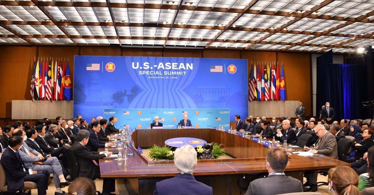 LaotianTimes's tweet photo. At the US-ASEAN Special Summit, Biden said that "much of the history of our world in the next 50 years is going to be written in the #ASEAN countries, and our relationship with you is the future, in the coming years and decades.”
#USASEAN45 #USASEANsummit
https://t.co/lMYyOXgaIz https://t.co/3H3WZ1dyKd