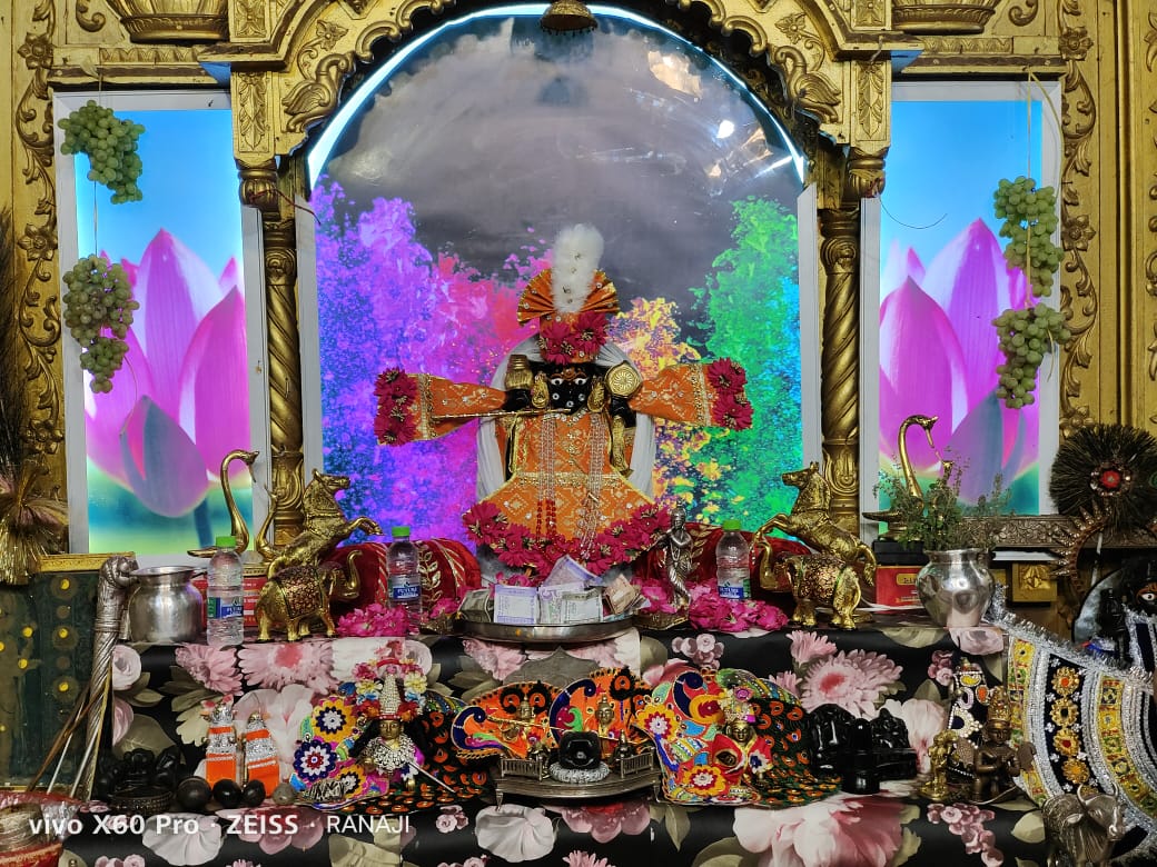 ji_setha's tweet photo. जय श्री सांवलिया सेठ की जय हो आज के दर्शन 14 मई 🙏🙏🤗🤗🤗😍🥰🥰 https://t.co/jyRcwjO9QR