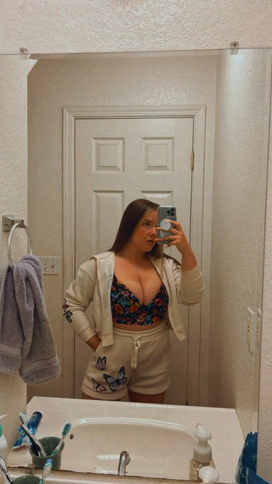 Hi https://t.co/3AeG89RQRj<a href="/tag/onlyfans"class="tags"><span>#onlyfans</span></a>