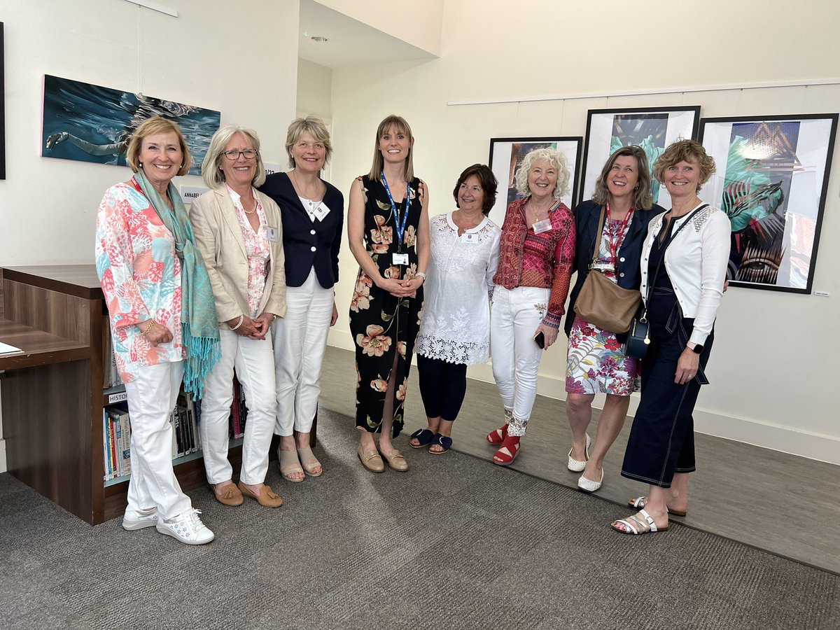 KMHandford's tweet photo. 5) Meeting #Classof72 as they returned to @KentCollegePemb. They all agreed that it has changed a lot over the years. https://t.co/3FlaBkWbCU