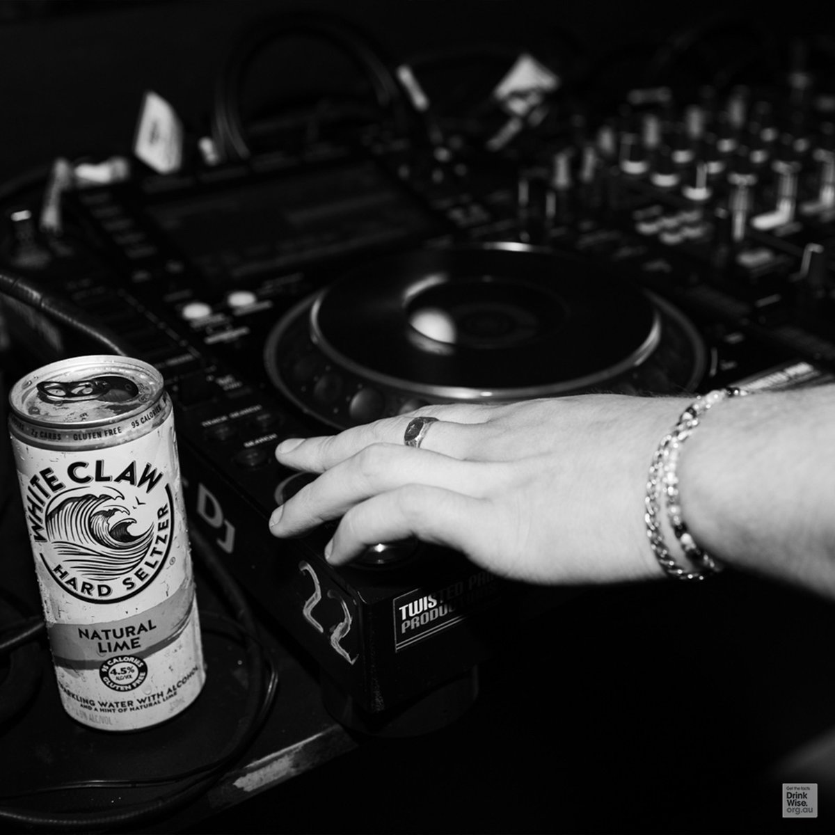 whiteclawau's tweet photo. Play that Funky Music 🎵
#LetsWhiteClaw #WhiteClawAU #DrinkResponsibly https://t.co/WI1Z7G93Dq