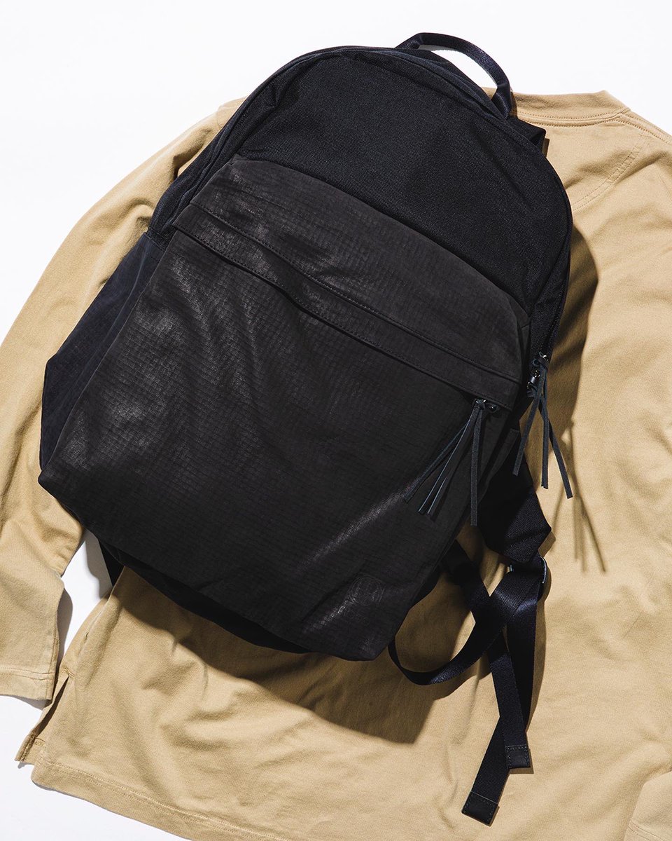 hoboOfficial's tweet photo. 2022 Spring Collection
⁡
■ EVERYDAY BACKPACK with ECCO LEATHER 
¥54,450 (tax included)
W29×H45×D14cm 18L
made in Japan
⁡
■ ARTISAN L/S CREW NECK TEE COTTON JERSEY MATCHA DYED
¥14,850 (tax included)
S, M, L, XL
⁡
https://t.co/TVpGgMSQ4C https://t.co/zPlgUdrW8c