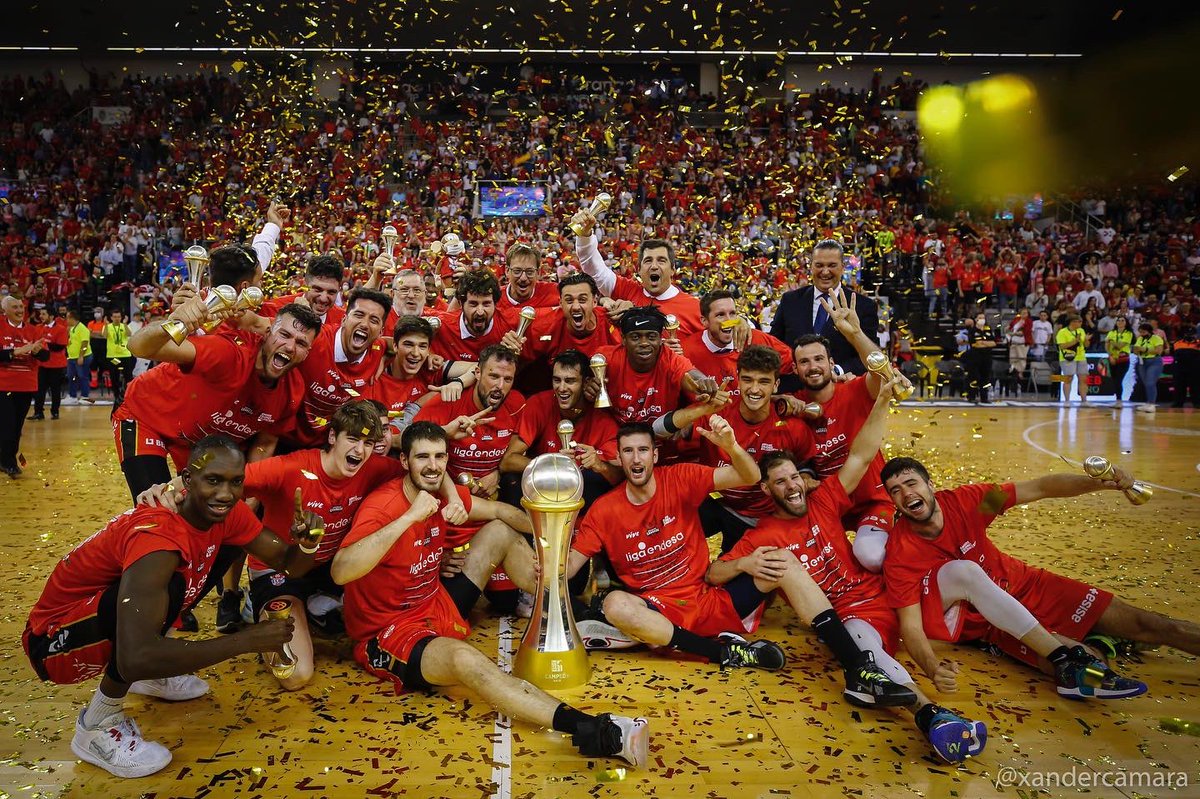 xandercamara's tweet photo. Vivir cosas así… ¡Qué pasada! 📸🏀
¡¡¡Granada es de ACB!!! Enhorabuena a todos
Mucho más en https://t.co/G041BWDldj https://t.co/X8tUSZZHPV