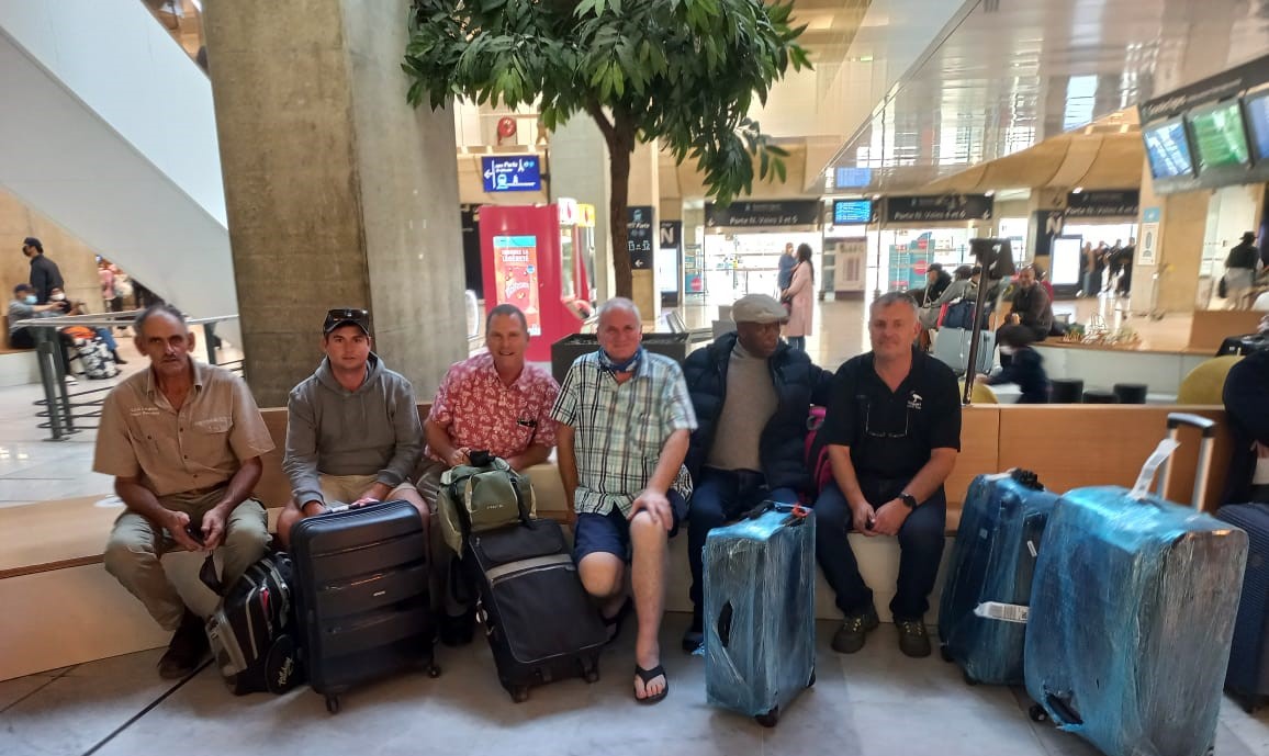 humkoop's tweet photo. Bon voyage to Team Chicory SA! They are visiting the world's experts on everything chicory - France! Safe travels - may you learn as much as you can and bring that knowledge back to produce chicory with renewed vigour and drive on SA soil! #chicory #chicoryroot #florimonddesprez https://t.co/76upcS0XpW