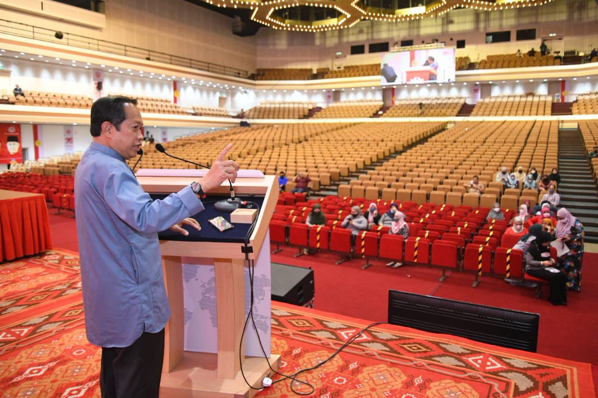 ahmadmaslan's tweet image. Perhimpunan Agung Khas #UMNO 15/5/22 diadakan di #DewanMerdeka #PWTC / #WTCKL. SOP tidak perlu penjarakan &amp;amp; 2666 perwakilan boleh berada dlm 1 dewan. Sambutan #HariRaya #Aidilfitri pula di Dewan Tun Razak 3 &amp;amp; 4 di Aras 4 serta di Dewan Tun Hussein Onn di Aras 2. Pakai baju Raya.