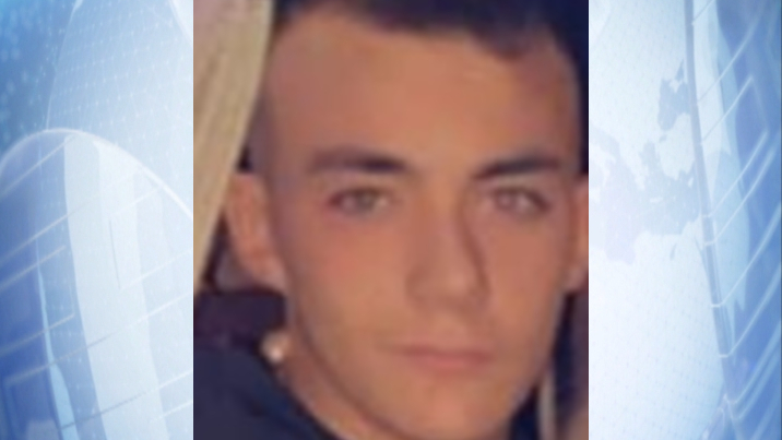 Gardaí are appealing to the public for help in tracing 17-year-old Aaron Donnelly who has been missing from Finglas, Dublin 11, since 9 May.
Anyone with information is asked to contact Finglas Garda Station on 01-666 7500 or the Garda Confidential Line on 1800 666 111.