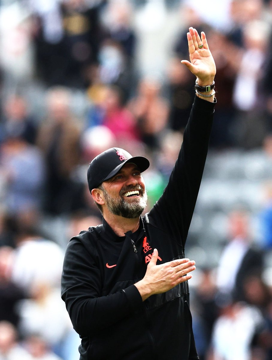 DaveOCKOP's tweet photo. Klopp: "Maybe the time of our lives comes, maybe it gets even better. It's a very good time. It's absolutely good to be a Red in the moment. I think we all know that, we all appreciate it and we all love it." https://t.co/9sHL8tc7Am