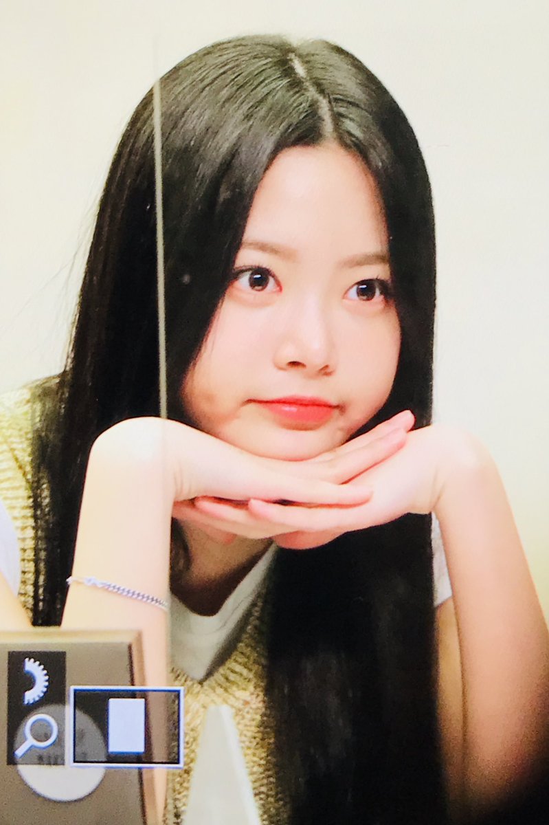 49zip's tweet photo. 220514 © sodapop_ec #홍은채 https://t.co/TeEAuuvMsm