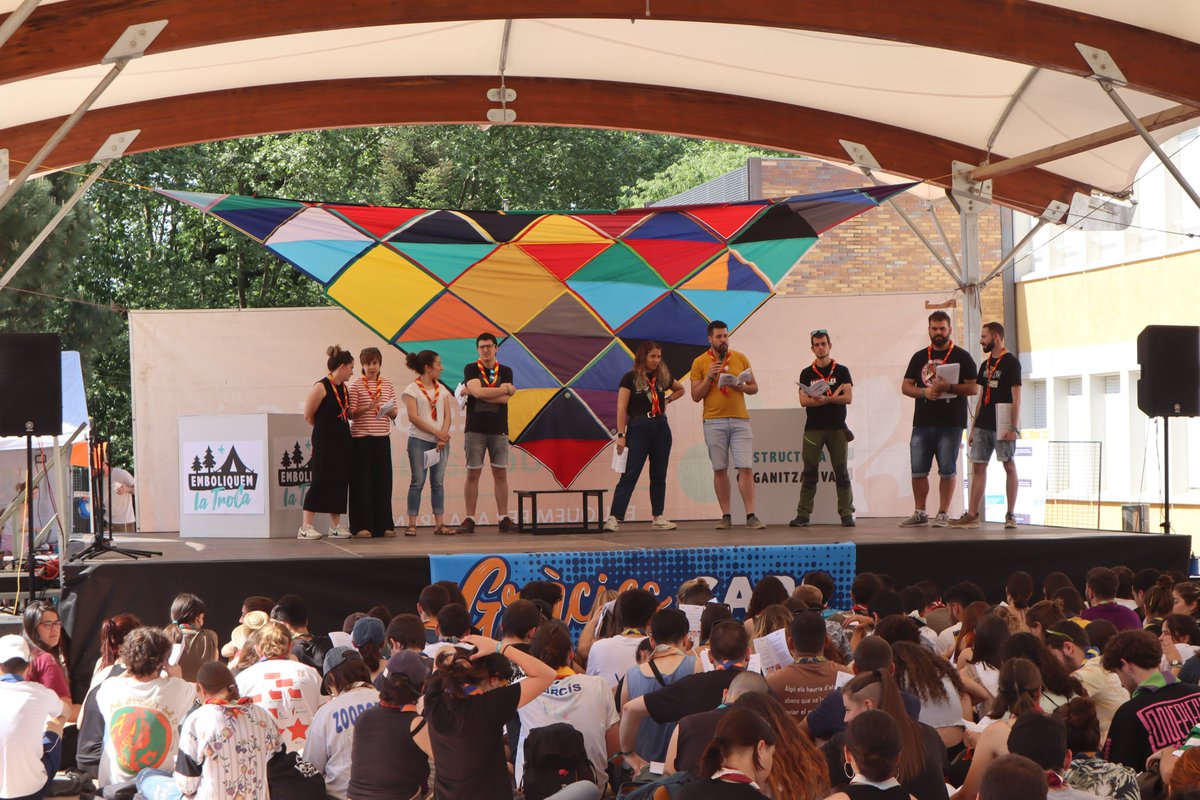 EscoltesiGuies's tweet photo. [EMBOLIQUEM LA TROCA 🏕] Així està anant el matí a l'#EmboliquemLaTroca! Reflexionant sobre el nostre model de governança democràtica i construint conjuntament l'entitat que volem. 

#AixòÉsMEG 🧡💚 https://t.co/TsX920xrcb